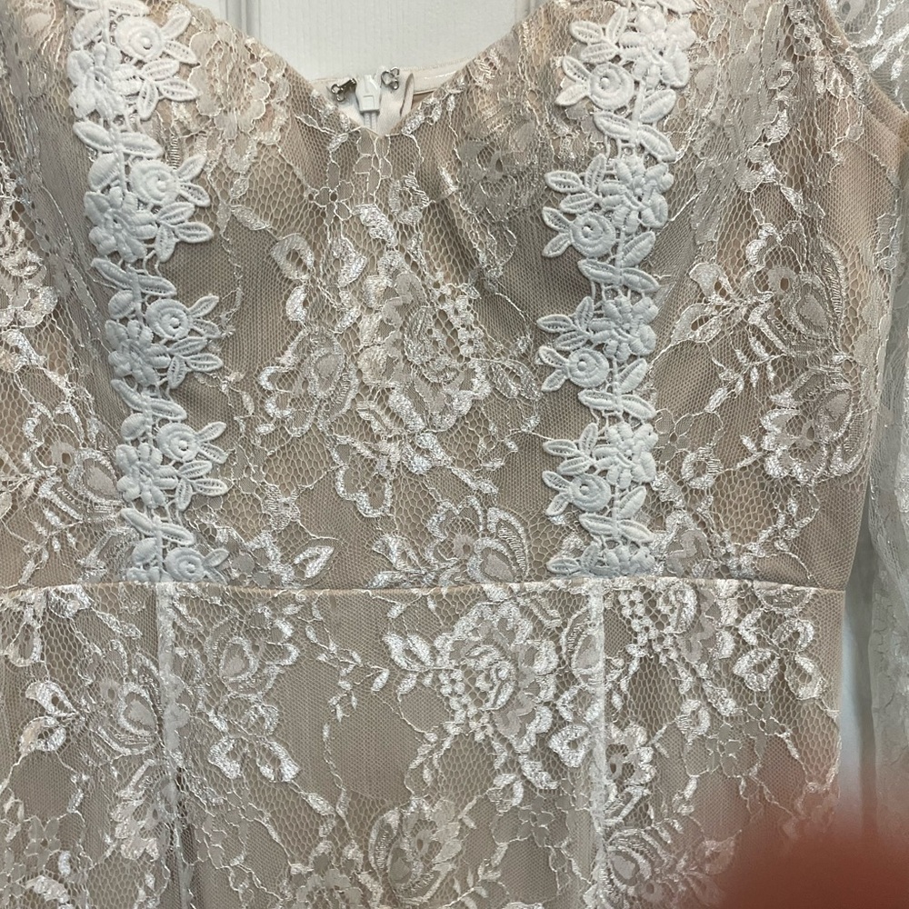 Maniju White Lace Maxi Wedding dress by LuLus Sz L 130 - Picture 5 of 5